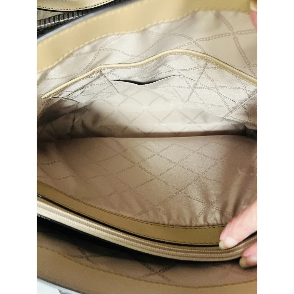 Michael Kors Voyager EW Tote Luxury Signature MK Vanilla Gold Shoulder Bag NWOT